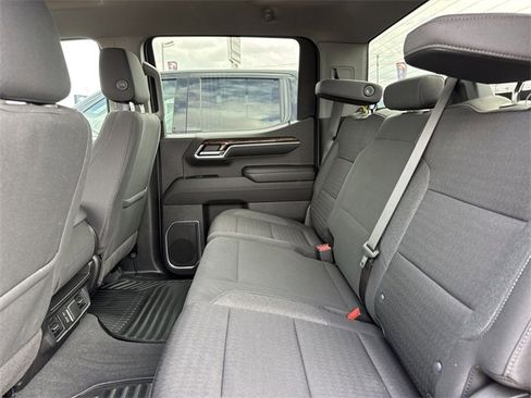 Used 2022 GMC Sierra 1500 SLE w/ X31 Off-Road Package image 9