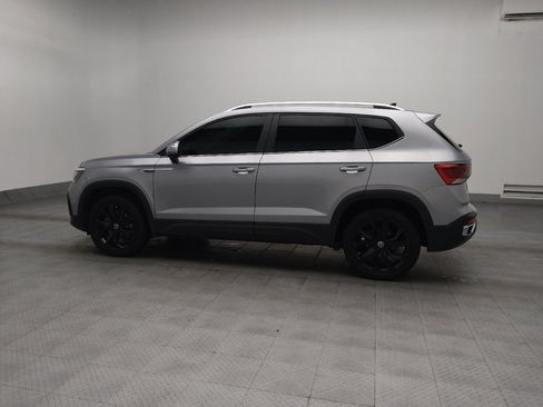 Used 2022 Volkswagen Taos SE FWD image 3