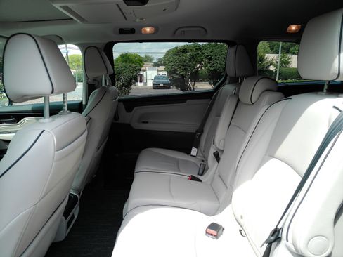 Used 2025 Honda Odyssey Touring image 14