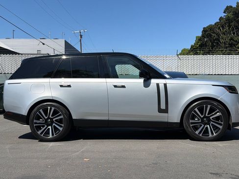 Used 2023 Land Rover Range Rover SE AWD/4WD image 8