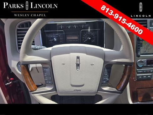 Used 2014 Lincoln Navigator 2WD image 29