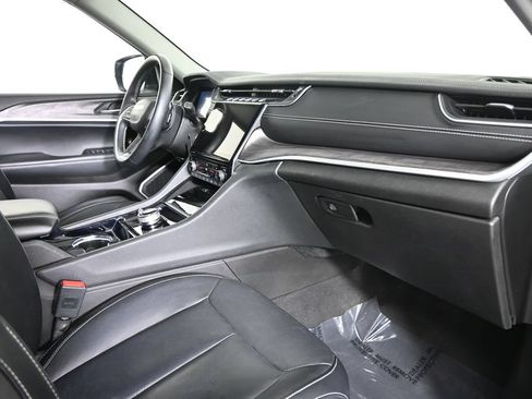 Used 2021 Jeep Grand Cherokee L Limited AWD/4WD image 15