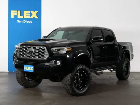 Used 2020 Toyota Tacoma TRD Sport w/ Technology Package AWD/4WD image 1