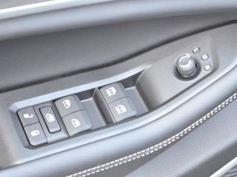 New 2025 Jeep Grand Cherokee Limited w/ Black Appearance Package image 12