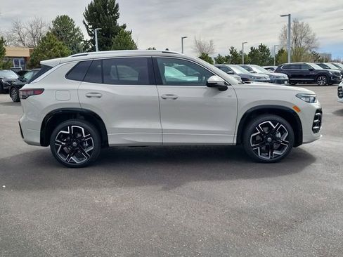 New 2026 Volkswagen Tiguan SEL R-Line image 9