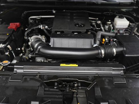 Used 2023 Nissan Frontier SV w/ SV Premium Package image 33