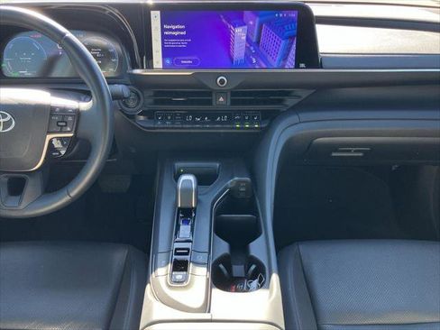 Certified 2023 Toyota Crown image 17