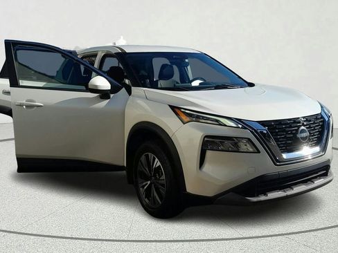 Used 2023 Nissan Rogue SV image 8