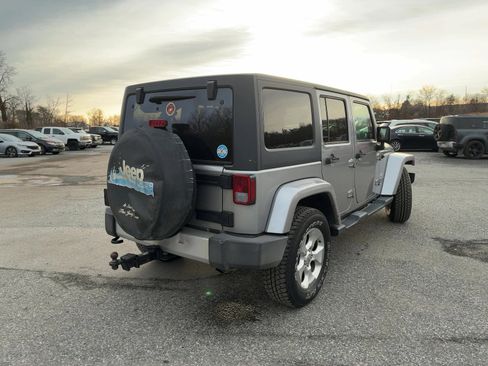 Used 2015 Jeep Wrangler Unlimited Sahara w/ Dual Top Group image 4