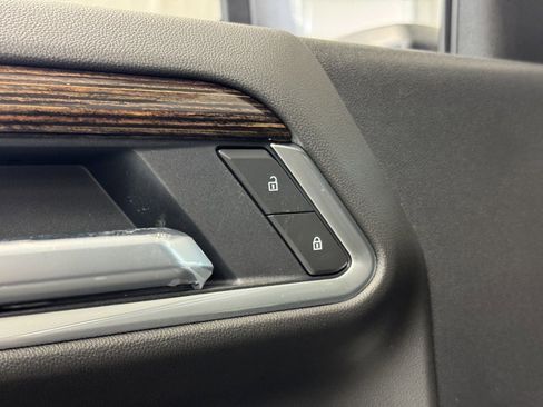 Used 2026 GMC Sierra 3500 SLE w/ Preferred Package image 10