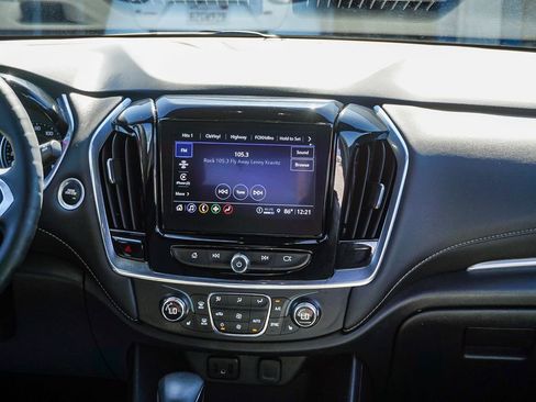 Used 2023 Chevrolet Traverse LT image 15