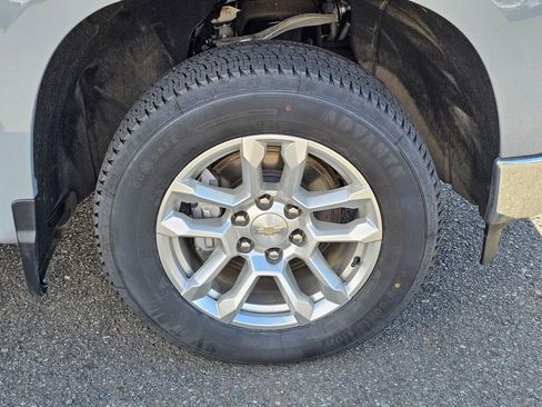 Certified 2024 Chevrolet Silverado 1500 LT w/ Z71 Off-Road Package AWD/4WD image 30