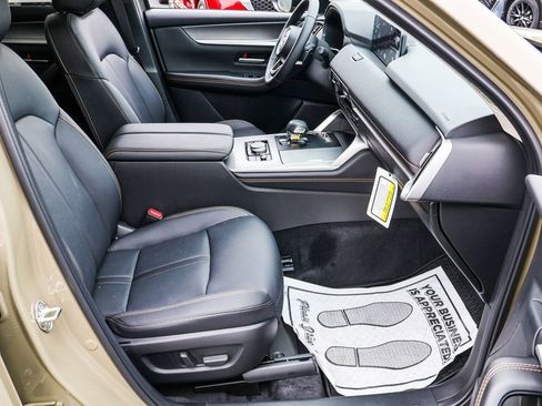 Used 2025 MAZDA CX-70 Plug-In Hybrid w/ Premium Pkg image 53