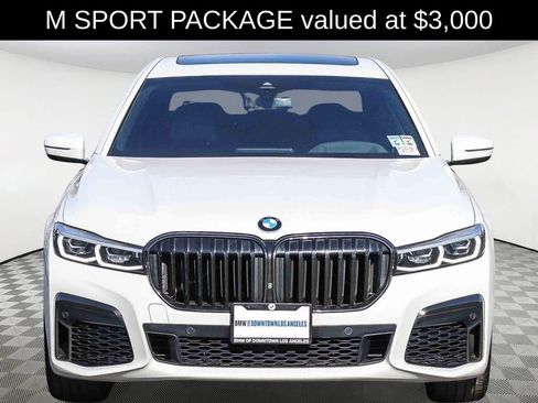 Used 2022 BMW 750i xDrive w/ M Sport Package AWD/4WD image 2