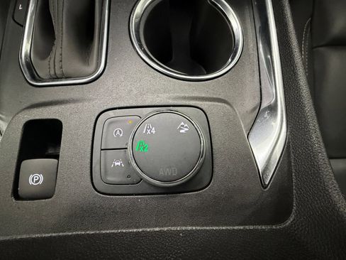 Used 2023 Chevrolet Traverse LT w/ Midnight/Sport Edition image 23