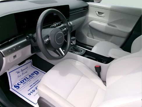 Used 2025 Hyundai Kona SEL FWD image 12