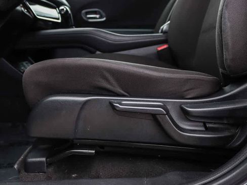 Used 2018 Honda HR-V EX image 20