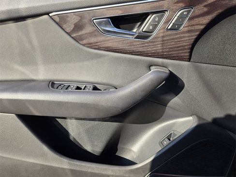 Used 2022 Audi Q8 Premium Plus image 26