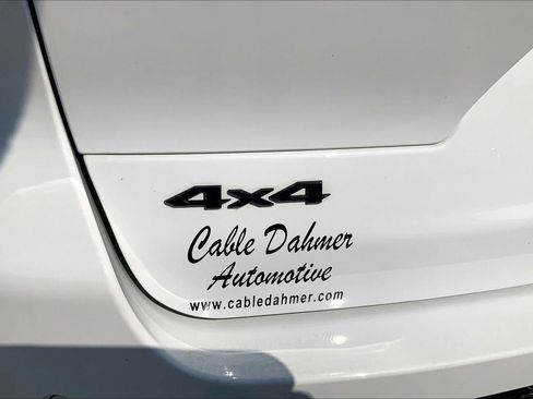 Used 2024 Jeep Grand Cherokee L Altitude AWD/4WD image 8