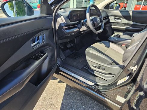 Used 2024 Nissan Ariya FWD image 20