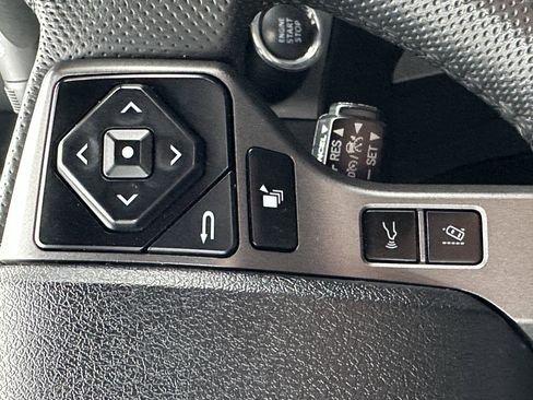 Used 2021 Toyota Tacoma TRD Off-Road image 41