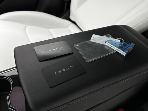 Used 2020 Tesla Model 3 Performance image 13