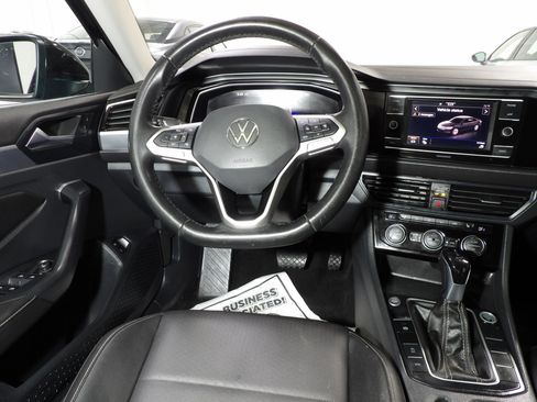 Used 2024 Volkswagen Jetta SE FWD image 10