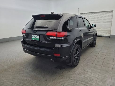 Used 2019 Jeep Grand Cherokee Altitude image 9