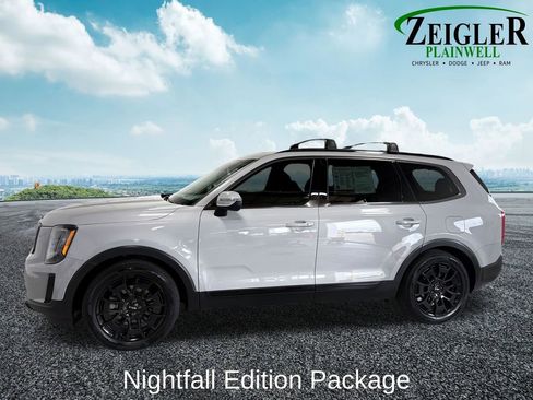 Used 2022 Kia Telluride EX w/ EX Premium Package image 3