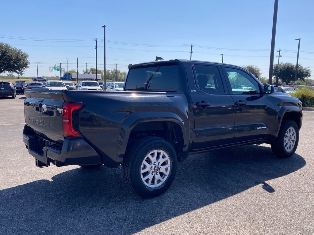Used 2024 Toyota Tacoma SR5 AWD/4WD image 5