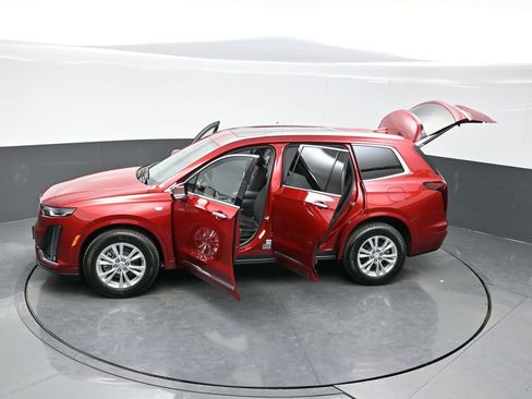 New 2025 Cadillac XT6 Luxury w/ LPO, Floor Liner Package image 36