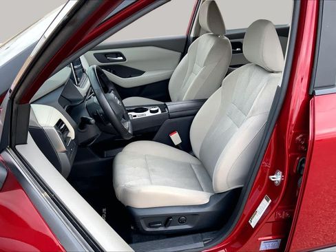Used 2025 Nissan Rogue SV AWD/4WD image 8