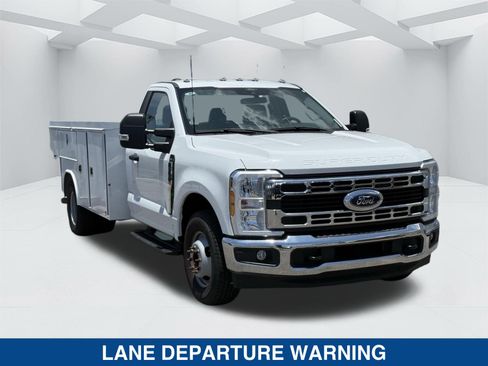 Used 2024 Ford F350 XL w/ XL Chrome Package RWD image 3
