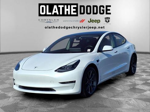 Used 2022 Tesla Model 3 Long Range image 1