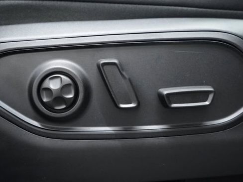 New 2025 Jeep Grand Cherokee L Limited image 17