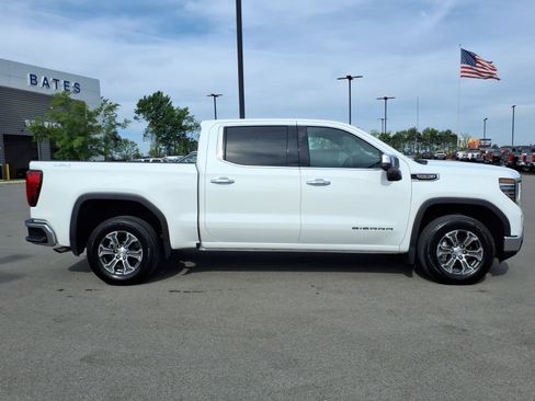 Used 2025 GMC Sierra 1500 SLT AWD/4WD image 2