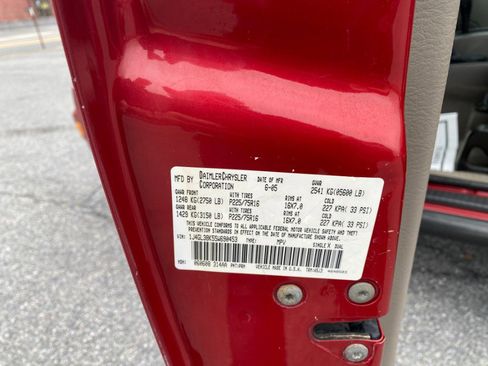 Used 2005 Jeep Liberty Renegade image 9