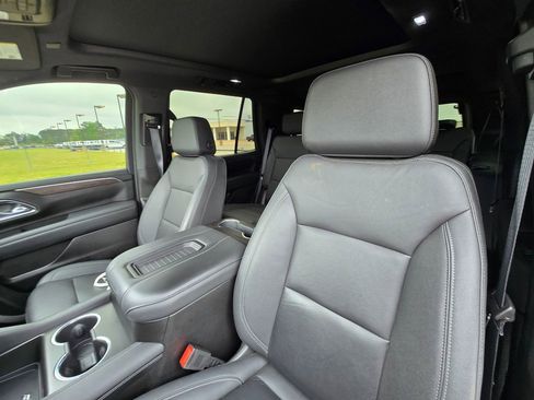 Used 2024 Chevrolet Tahoe Z71 w/ Luxury Package AWD/4WD image 11