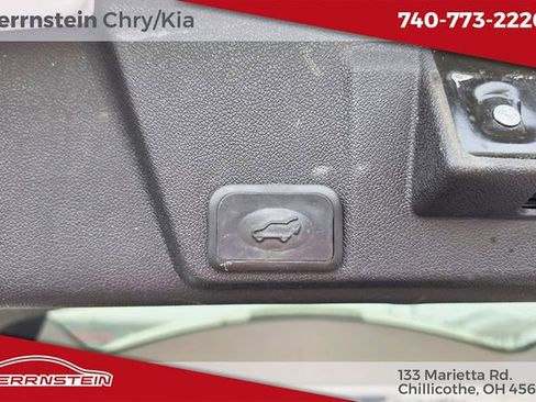 Used 2015 Chevrolet Traverse LT image 29