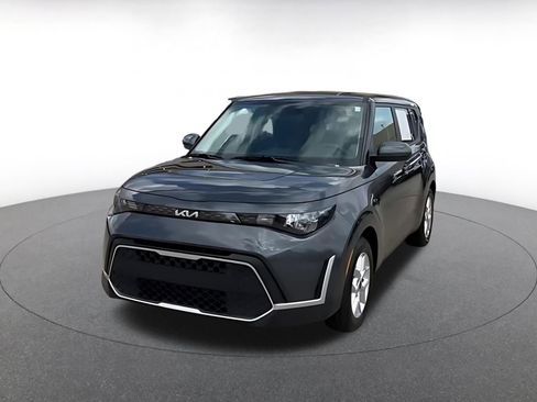 Used 2025 Kia Soul LX w/ LX Technology Package FWD image 7