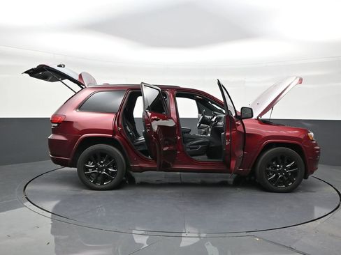 Used 2021 Jeep Grand Cherokee Laredo X RWD image 29