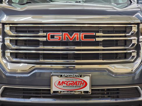 Used 2020 GMC Acadia SLE image 13