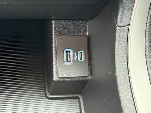 Used 2024 Ford Edge SEL AWD/4WD image 12