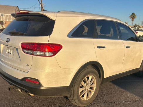 Used 2018 Kia Sorento FWD V6 image 5
