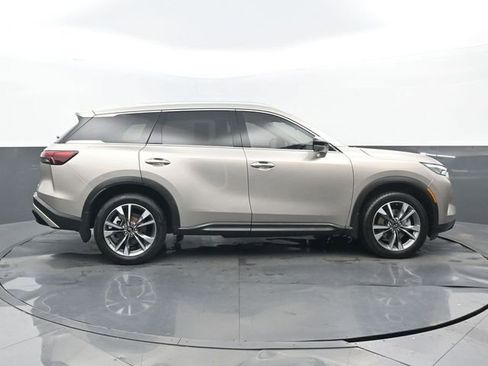 Used 2023 INFINITI QX60 Luxe w/ Performance Audio Package AWD/4WD image 2