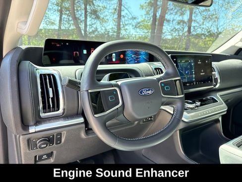Used 2026 Ford Expedition Platinum w/ Platinum Ultimate Package AWD/4WD image 15