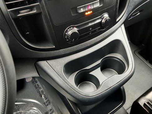 Used 2023 Mercedes-Benz Metris image 16