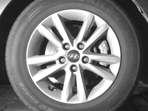 Used 2016 Hyundai Sonata SE FWD image 16