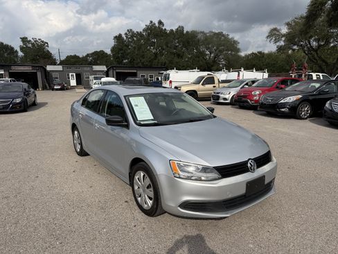 Used 2012 Volkswagen Jetta S image 2