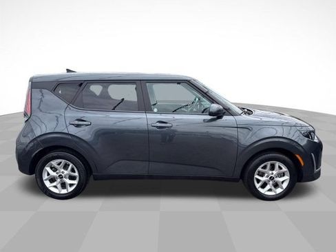 Used 2023 Kia Soul LX w/ Option Group 015 FWD image 4